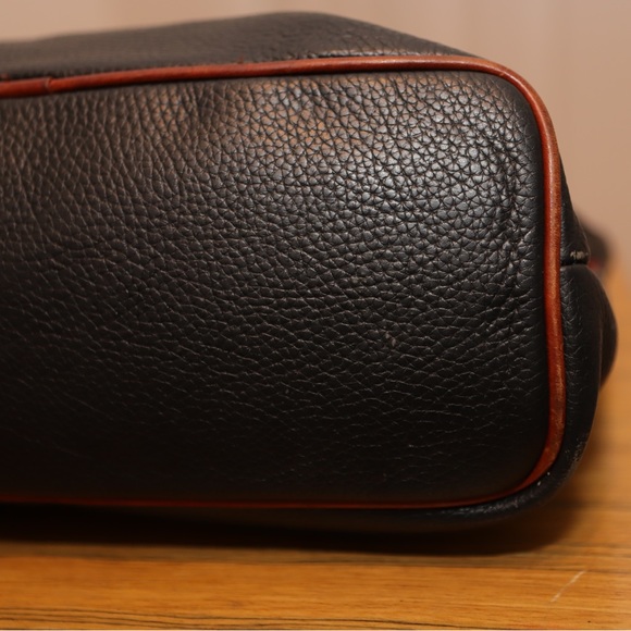 Dooney & Bourke Black Leather Shoulder Bag Red Interior - Picture 7 of 14